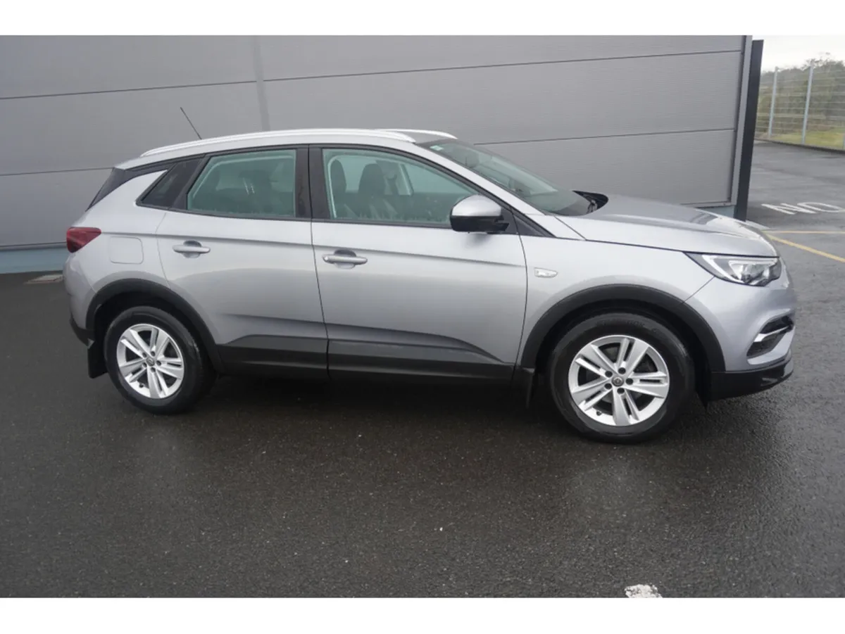 Opel Grandland X SC 1.5 T 130PS 4DR - Image 2