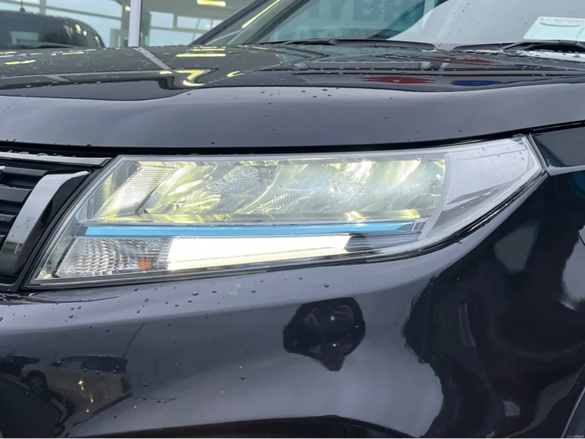 Suzuki Vitara 1.4 B/JET HYBRID SZ5 AL - Image 3