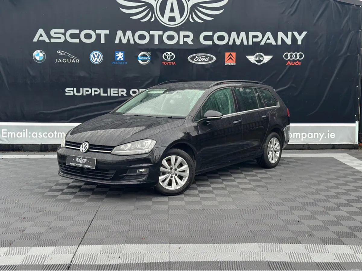 Volkswagen Golf Automatic estate - Image 2