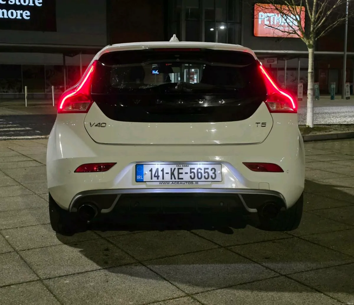 Volvo V40 T5 2.0L - 5 Cylinder Turbo - Image 3