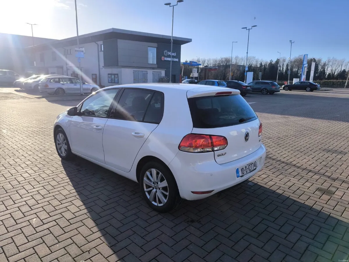 Volkswagen Golf 2010 - Image 1
