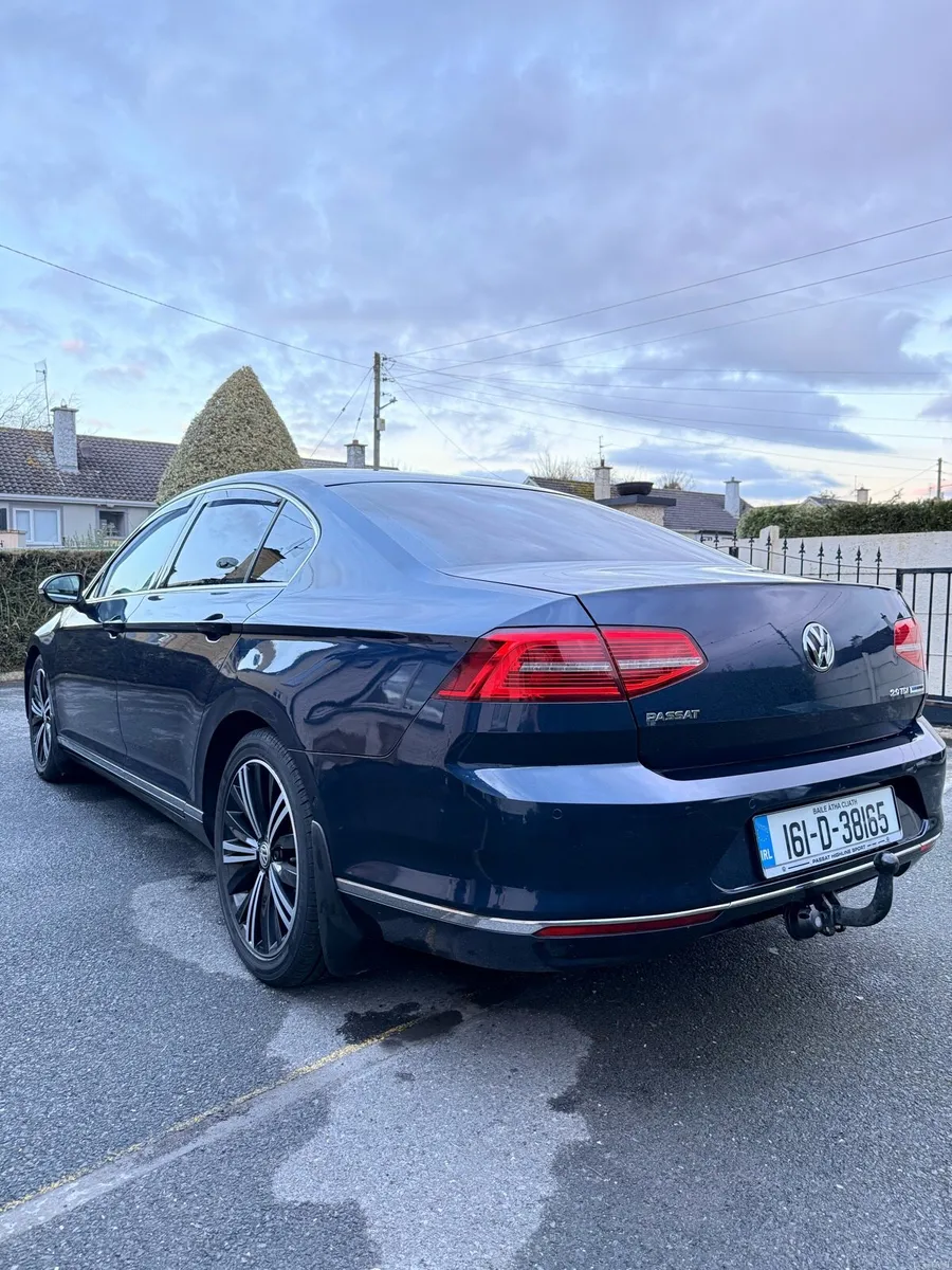 Volkswagen Passat - Image 4