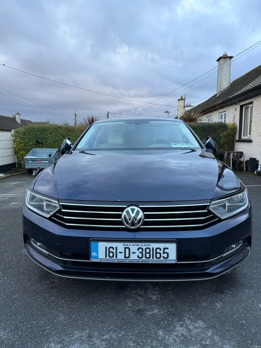 Volkswagen Passat - Image 1