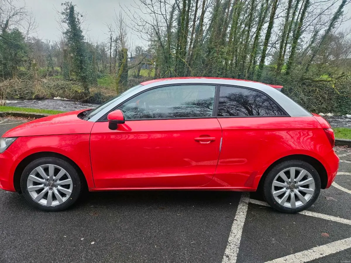 Lovely little Automatic Audi A1 €9950 - Image 3
