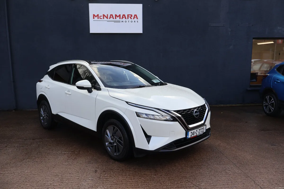 Nissan Qashqai SV Pan Roof Huge Spec! - Image 1