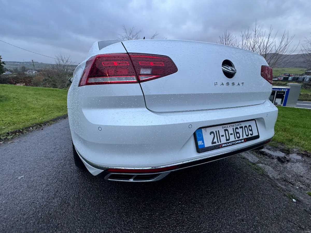 Volkswagen Passat 2021 RLINE - Image 3