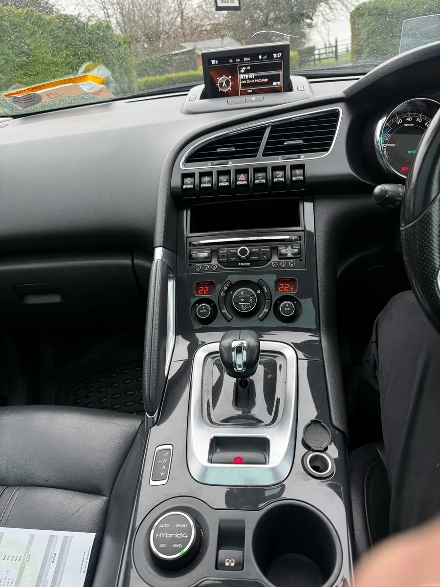 Peugeot 3008 2.0 hybrid 4x4 auto full options - Image 2