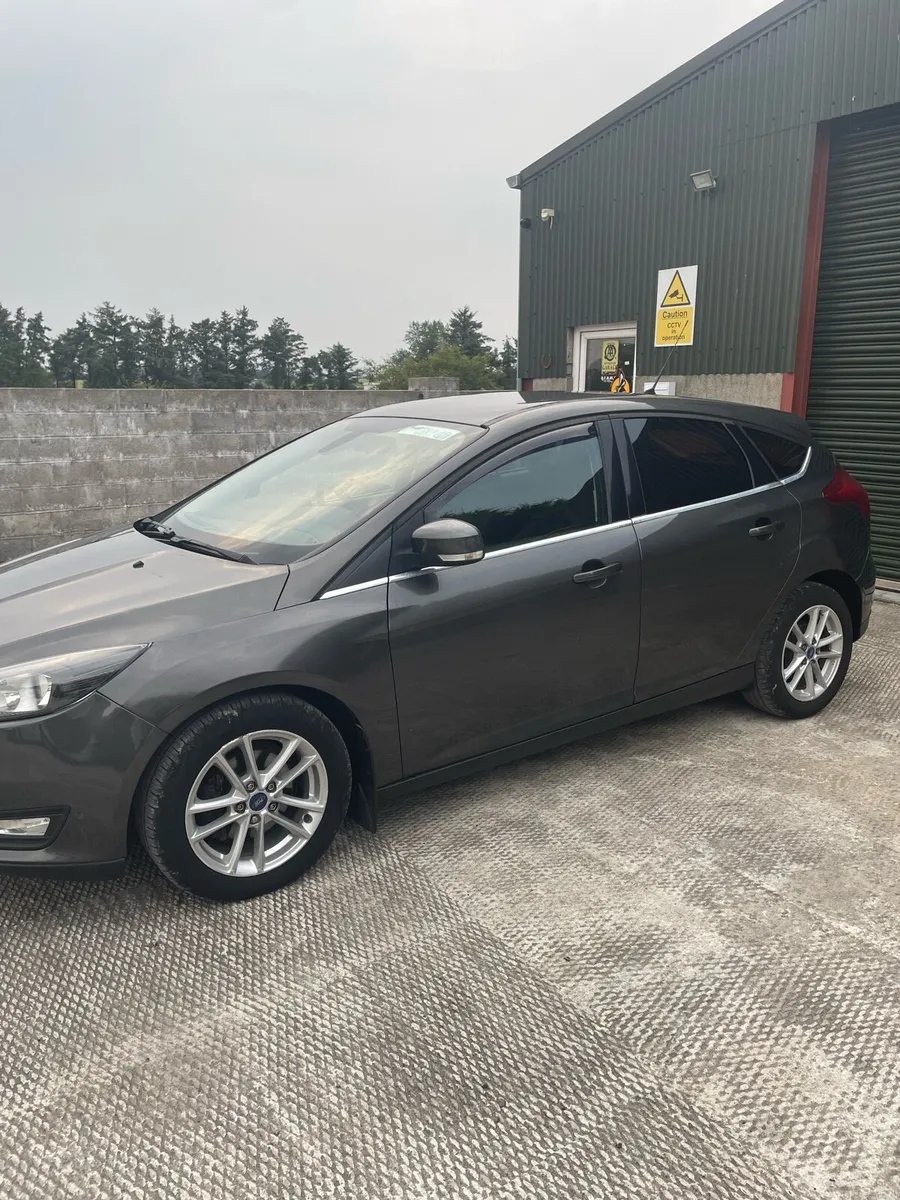 2015 ford focus - Image 2