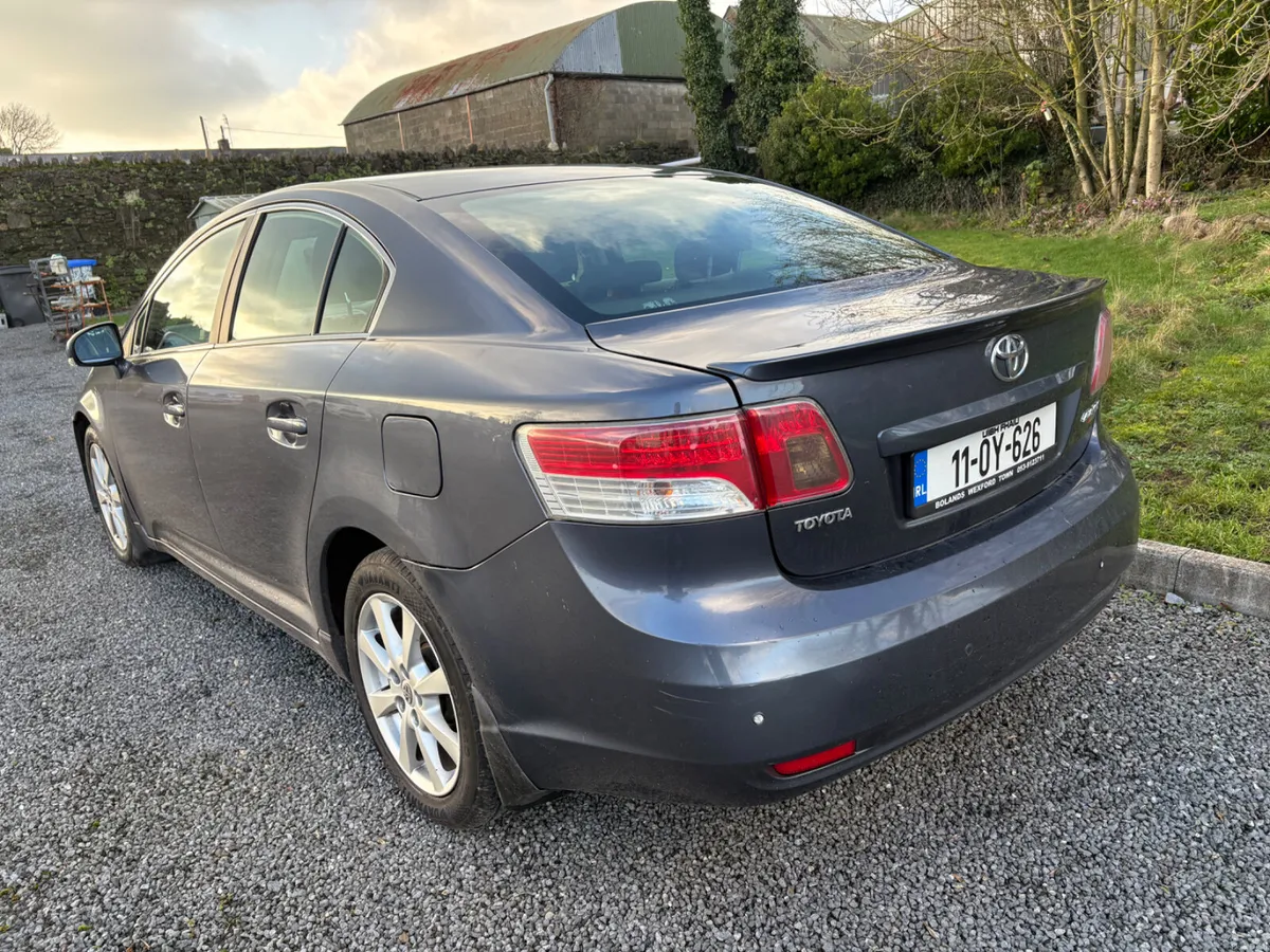 Toyota Avensis 2011 - Image 4