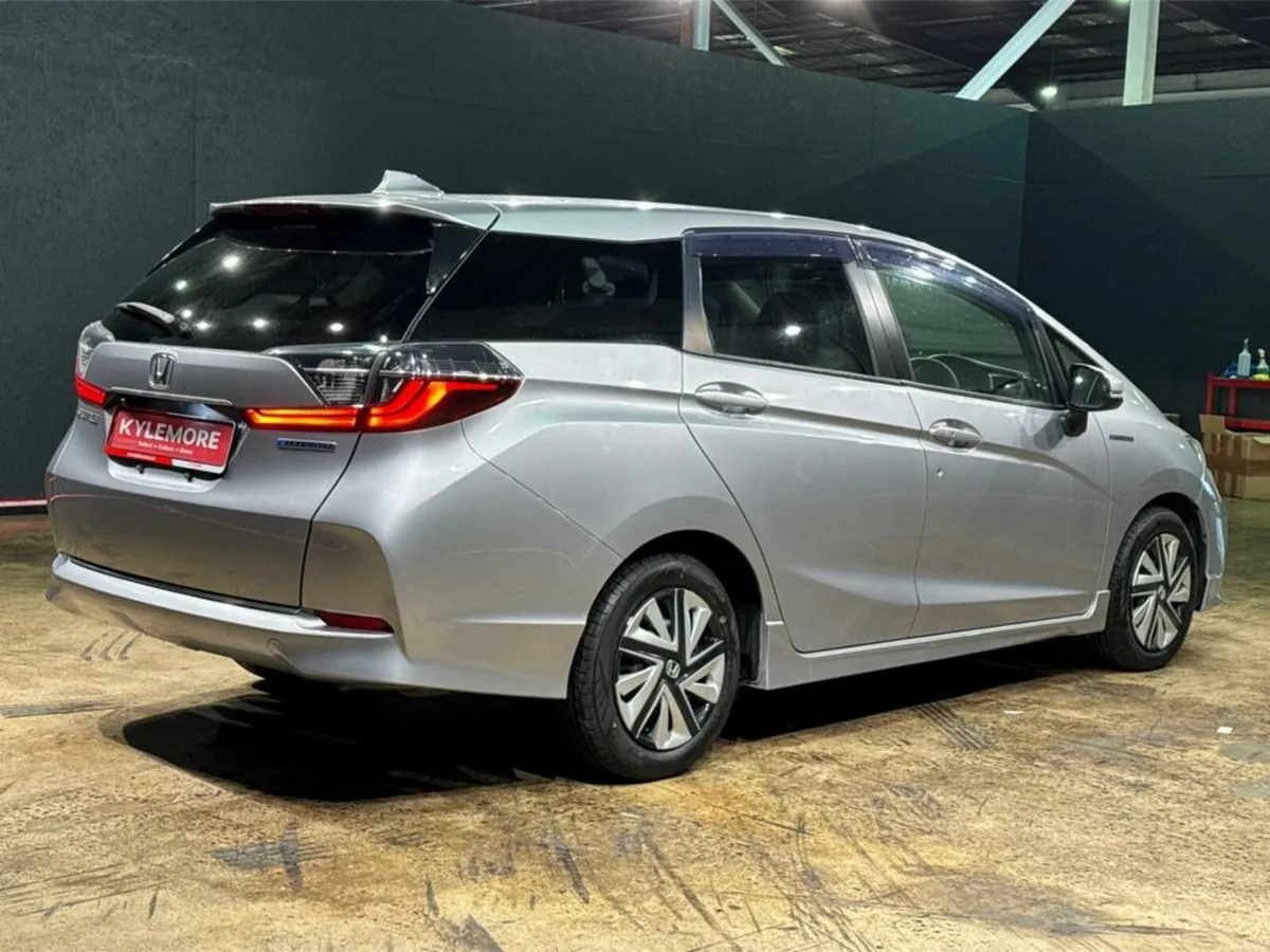 Honda Shuttle HYBRID 1.5L AUTOMATIC - CRUISE CONTR - Image 4