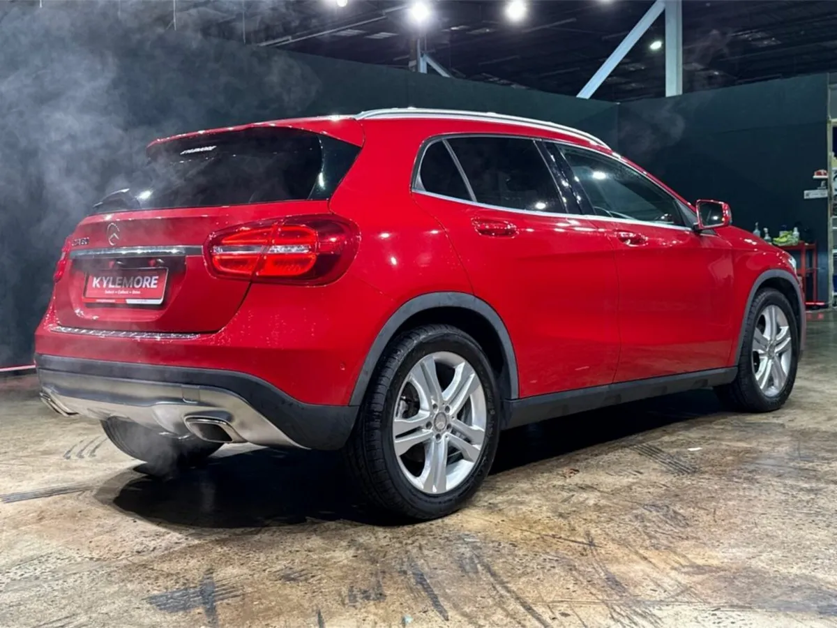 Mercedes-Benz GLA 1.6L AUTOMATIC - HALF BLACK LEAT - Image 4