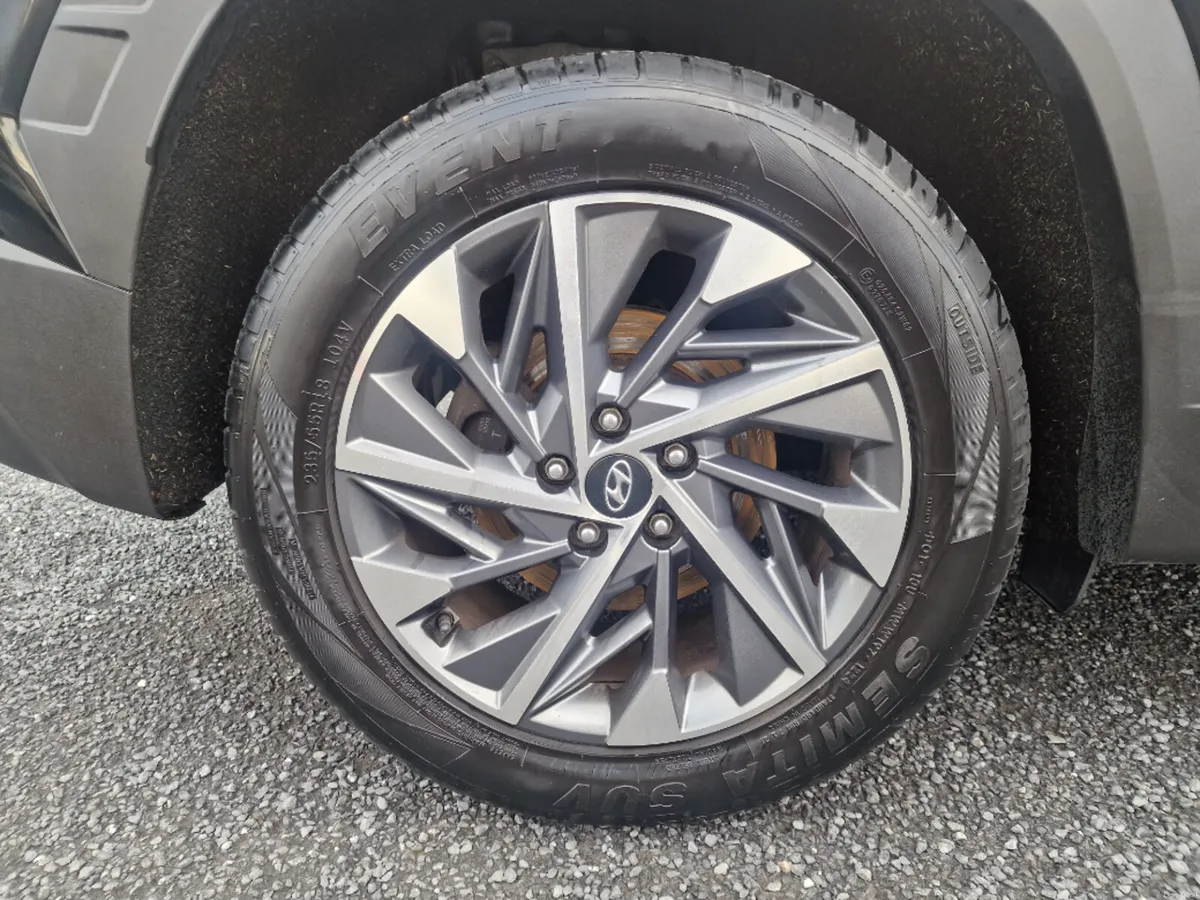 Hyundai Tucson Executive TWO Tone Roof 5DR - Image 4