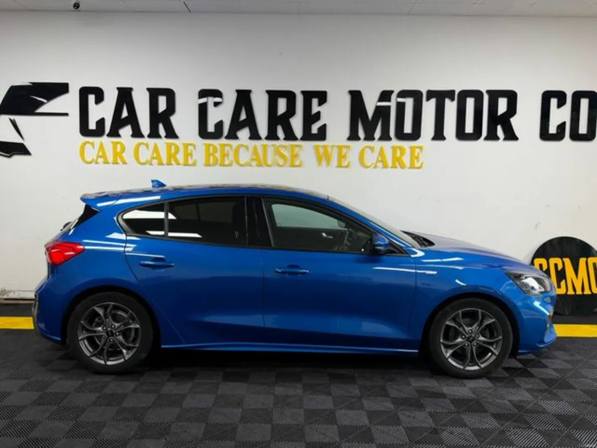 Ford Focus St-line 5D 1.0T 125 - Image 3