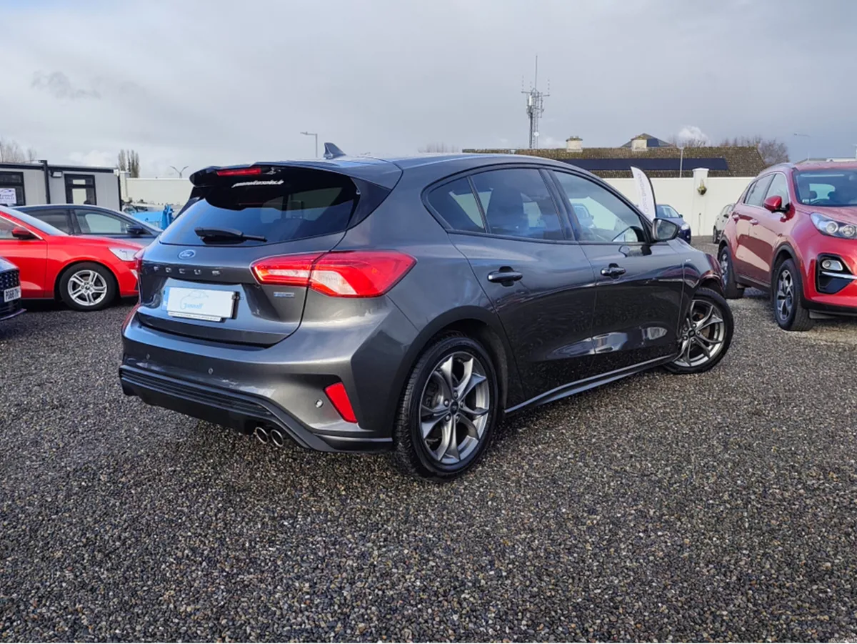 Ford Focus ST-LINE TDCI - Image 2