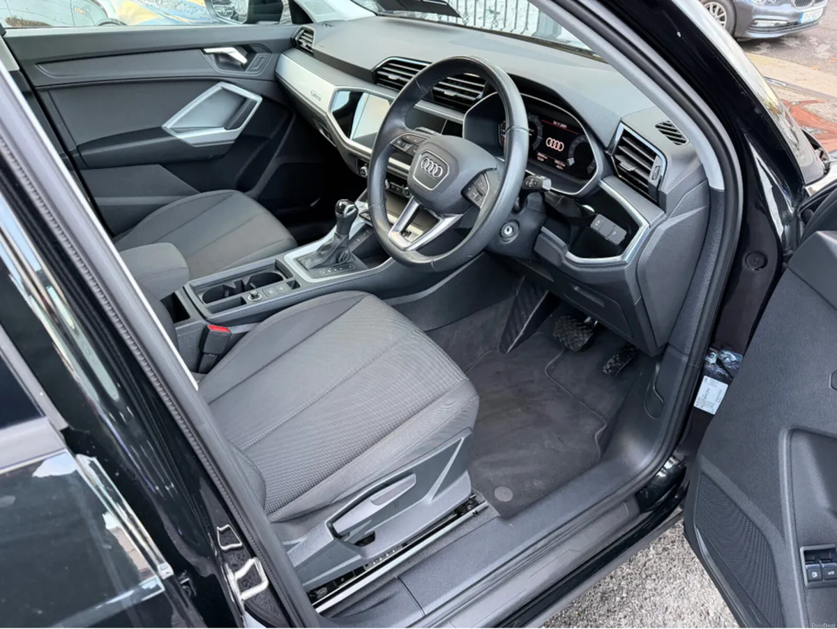 Audi Q3 TECHNIK 45 TFSI E HYBRID//REVERSE CAMERA// - Image 4