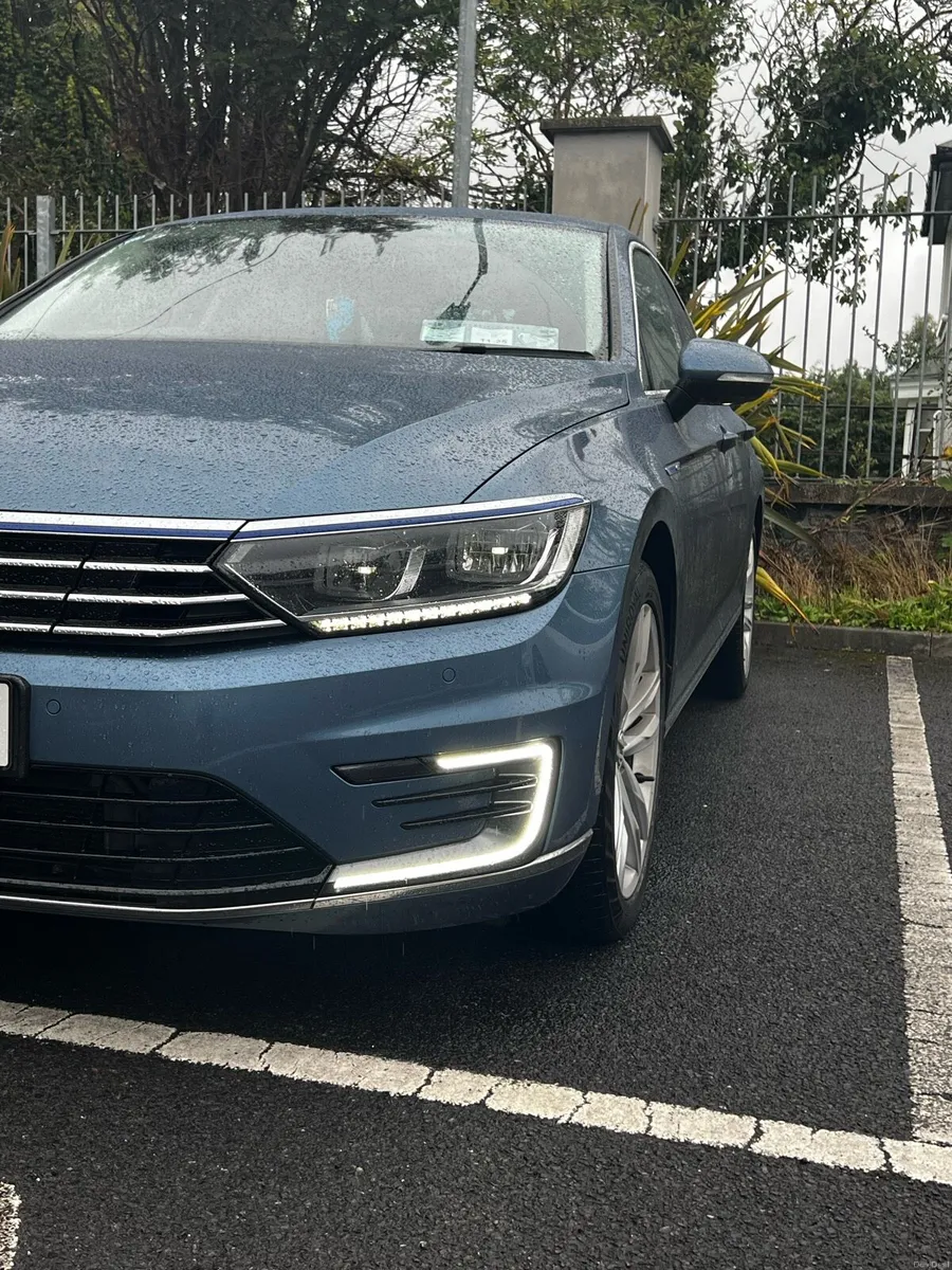 VW Passat GTE - Image 1