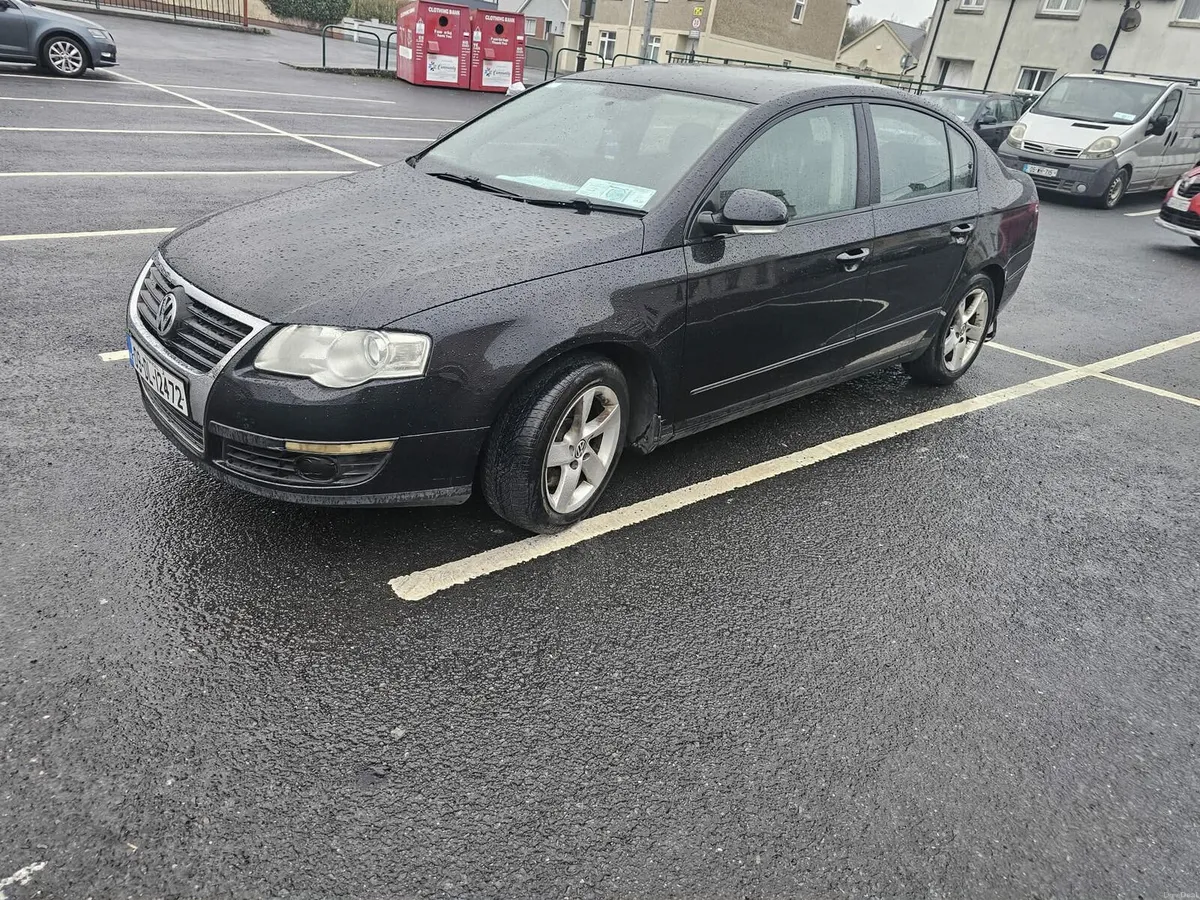 2009 Volkswagen Passat - Image 2