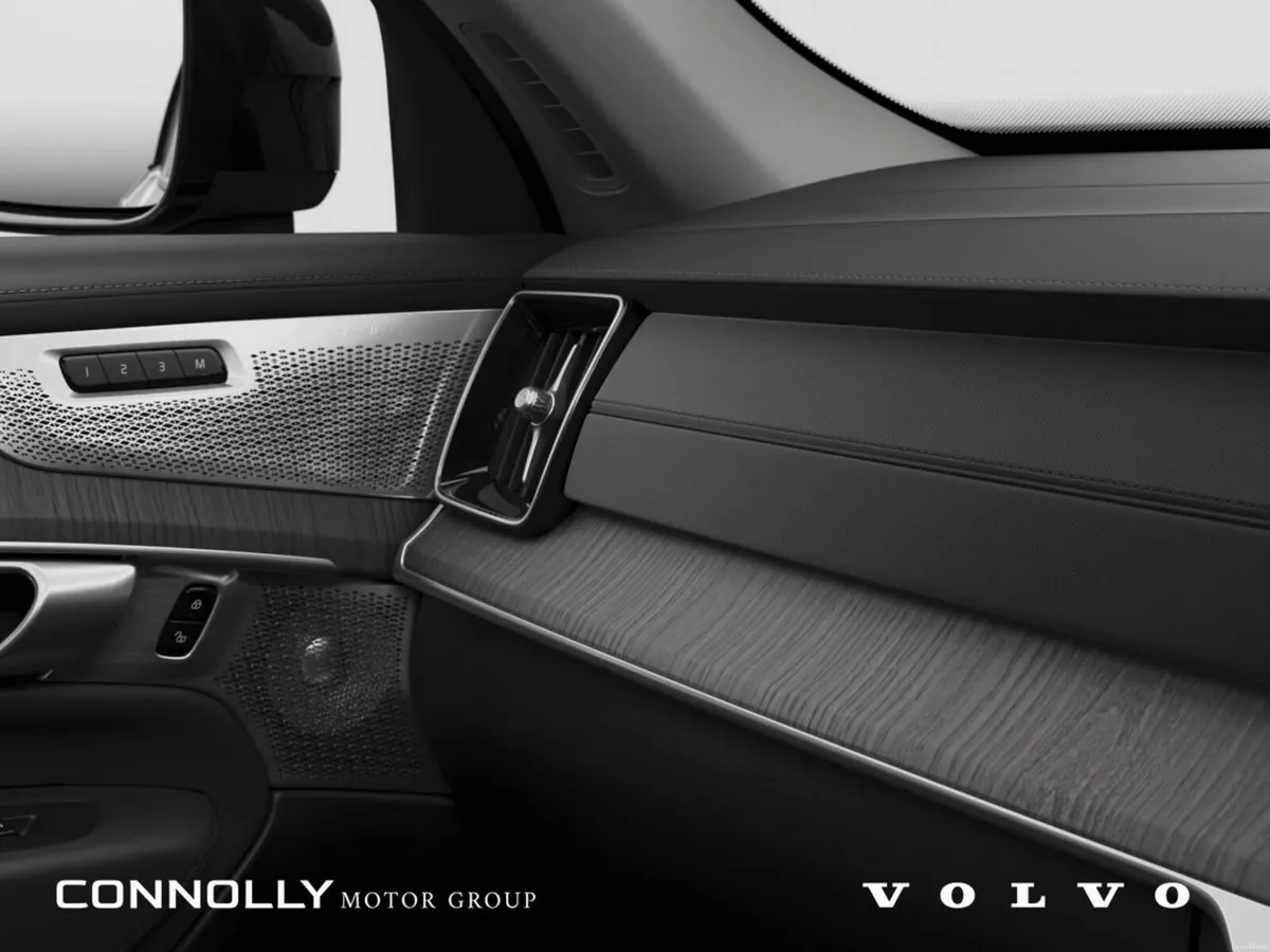 Volvo XC90 T8 Ultra Dark PHEV - Image 4