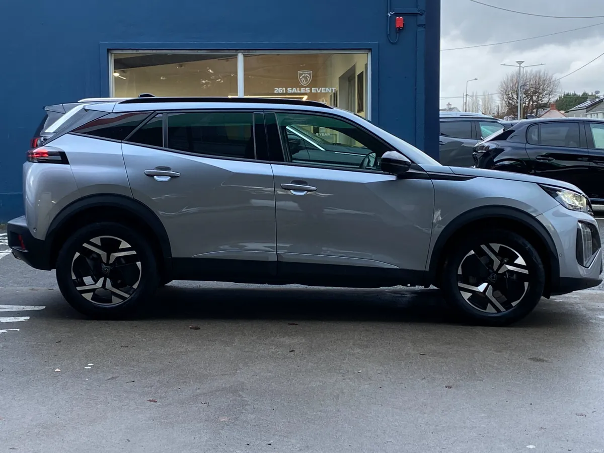 Peugeot 2008 HYBRID 145BHP e-DCS6 Allure - Image 2