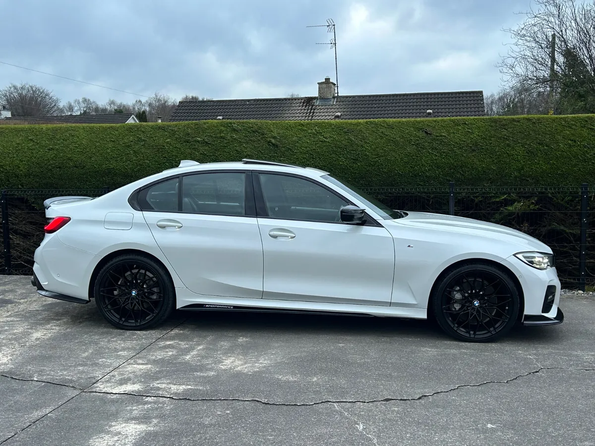 2021 Bmw 330e Mspt  Very high spec car €24000 - Image 4