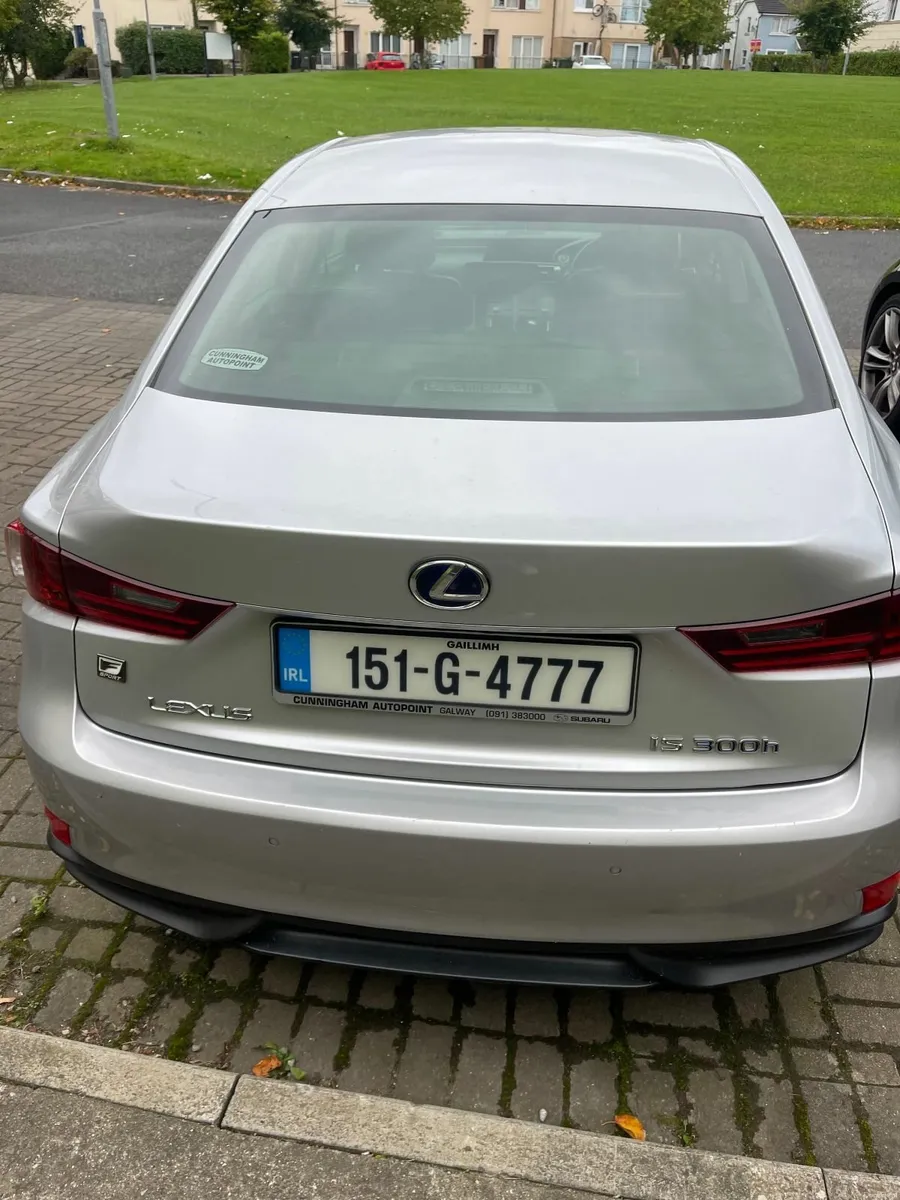 Lexus IS 2015 - Image 2
