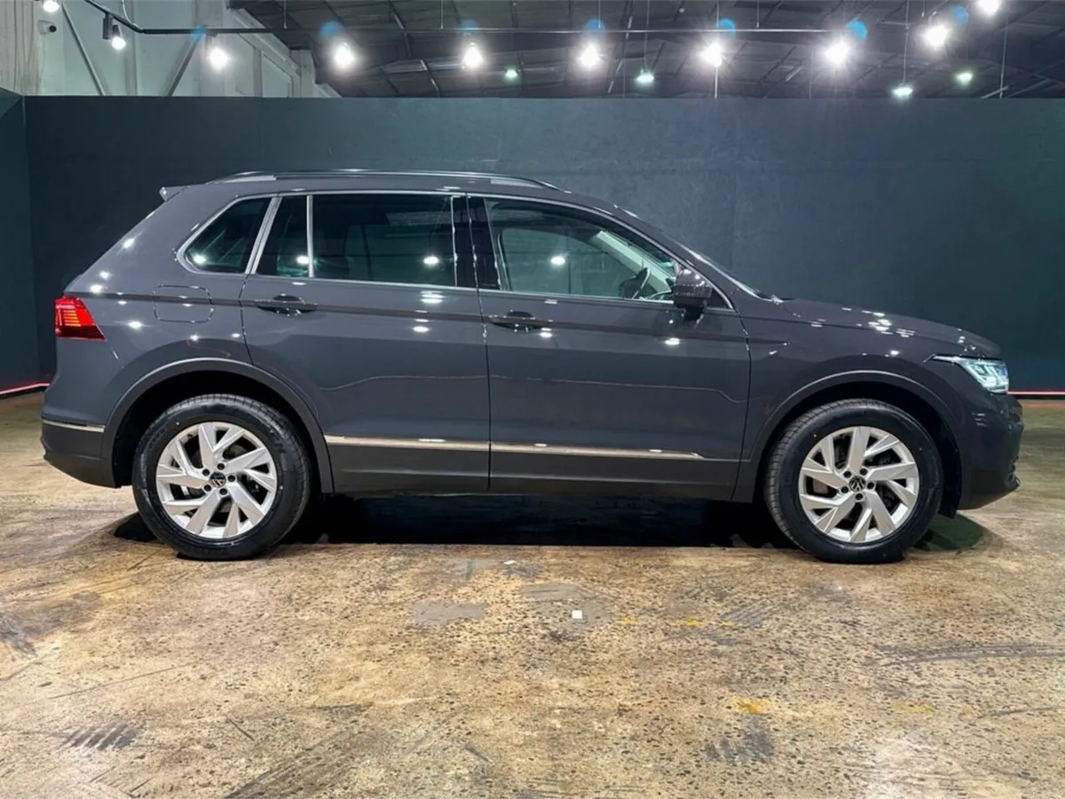 Volkswagen Tiguan HYBRID AUTOMATIC 1.4L TSI PHEV - - Image 3