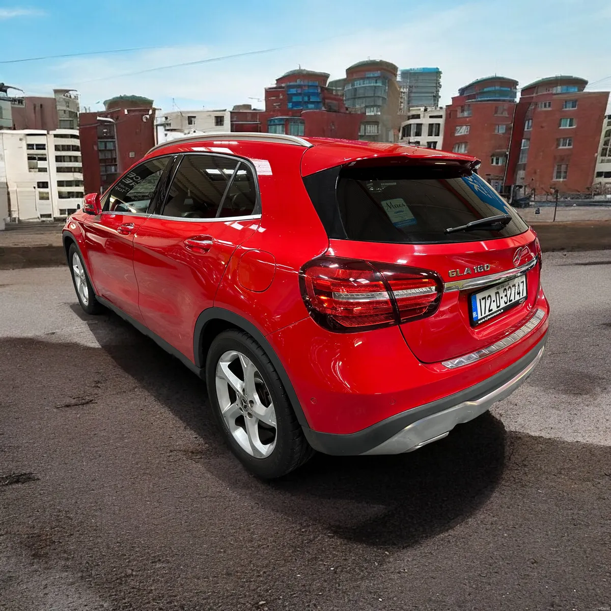 Mercedes-Benz GLA 180 STYLE Auto Petrol Low miles - Image 4