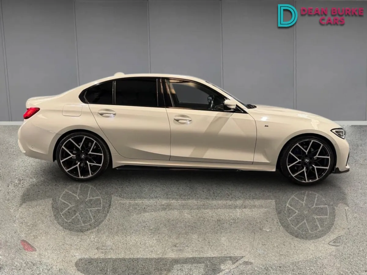 BMW 3-Series 2019 - Image 3