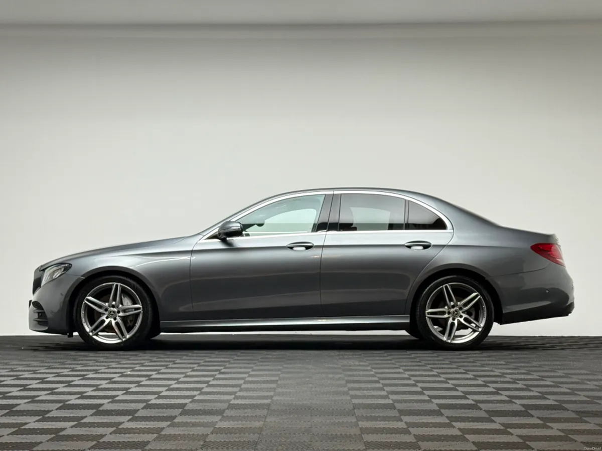 Mercedes-Benz E-Class E220D AMG LINE - Image 4