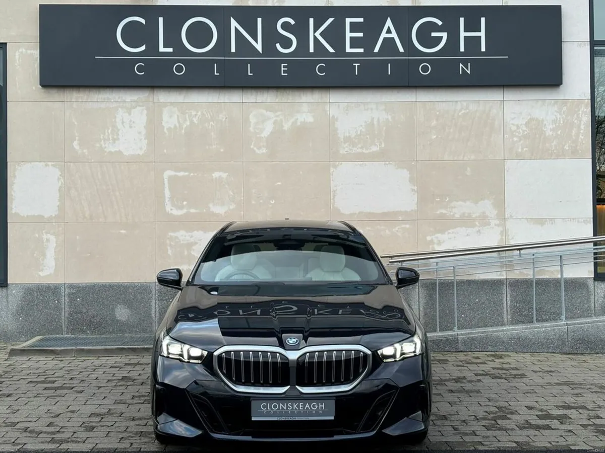 BMW 5-Series 530E M SPORT, PAN ROOF, TECH PACK - Image 2