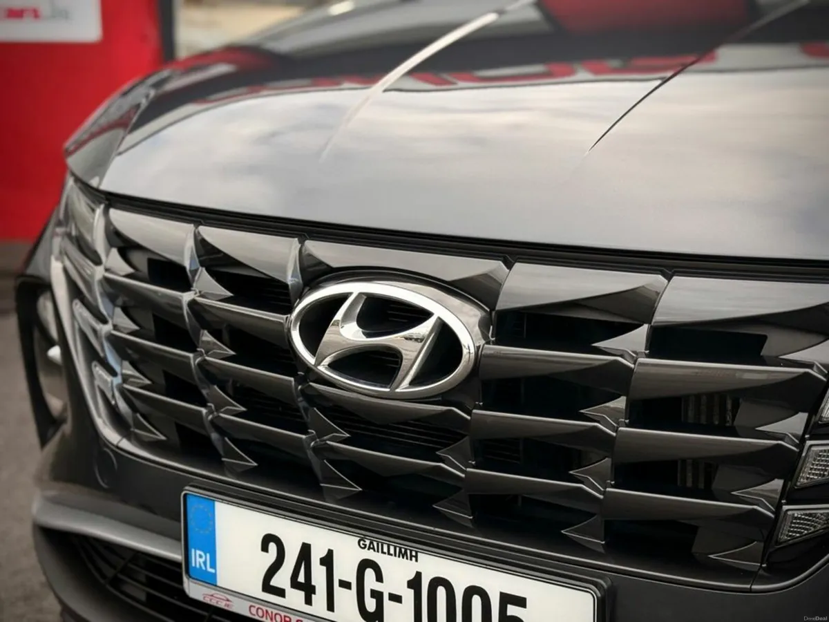 Hyundai Tucson Executive 5DR // 12 MONTH WARRANTY/ - Image 3