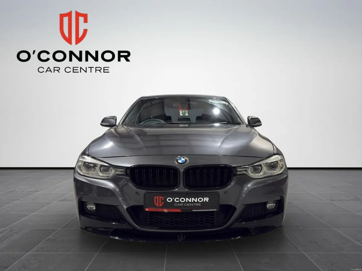 BMW 3-Series “Built for traffic. Dressed for atten - Image 4
