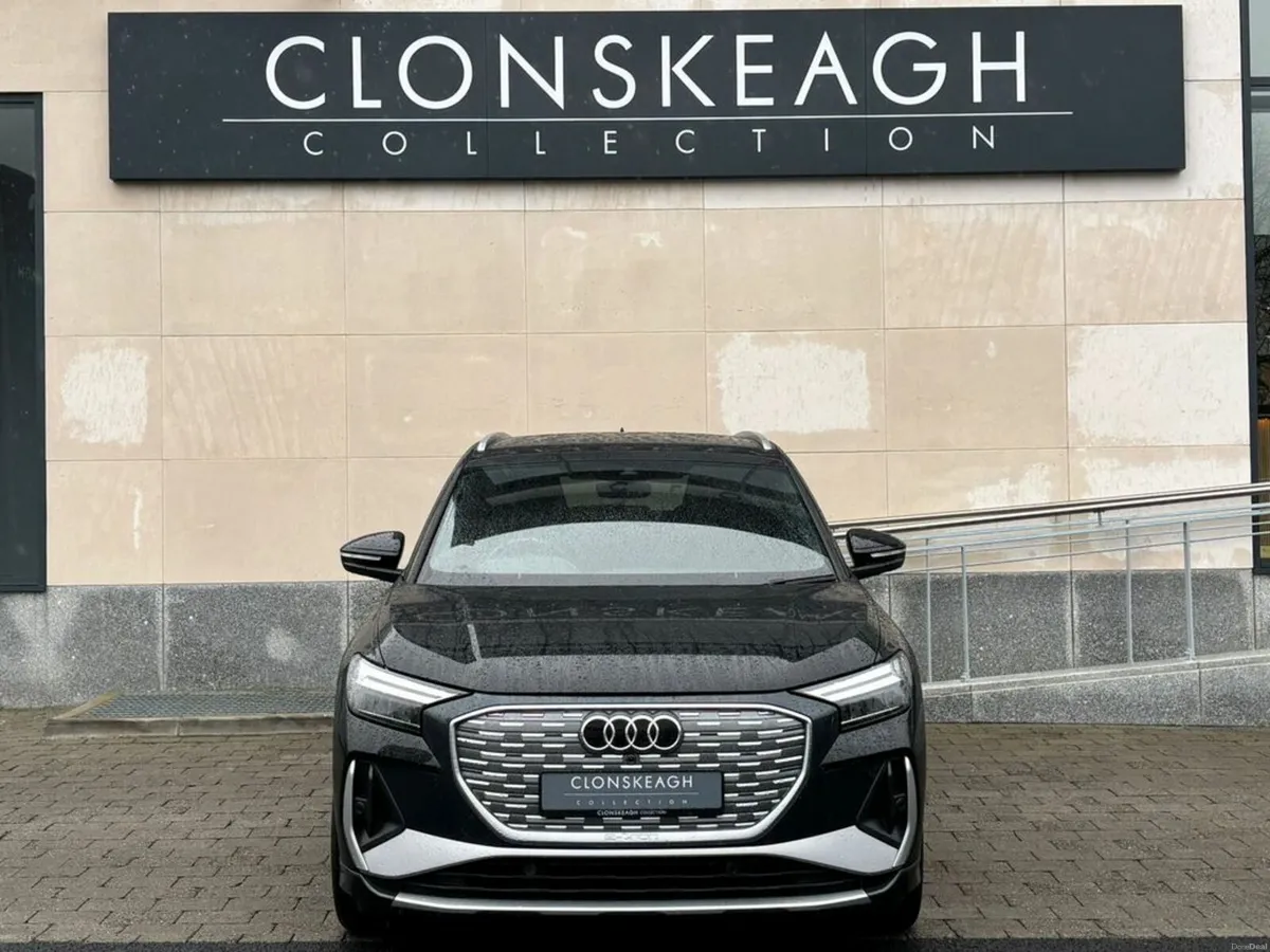 Audi Q4 e-tron S LINE - Image 2