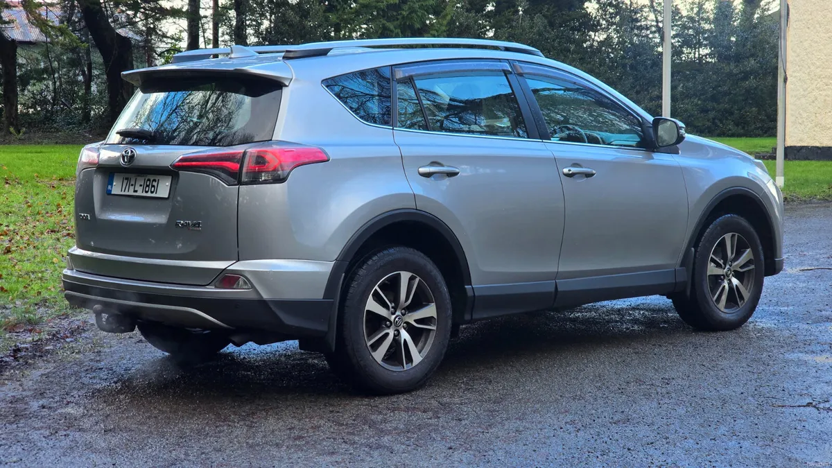 2017 Toyota RAV4 2.0 D4D Luna Sport - Image 4