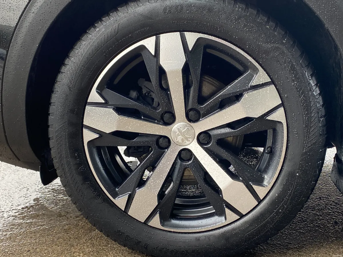 Peugeot 3008 1.2 PureTech 130bhp GT - Image 4