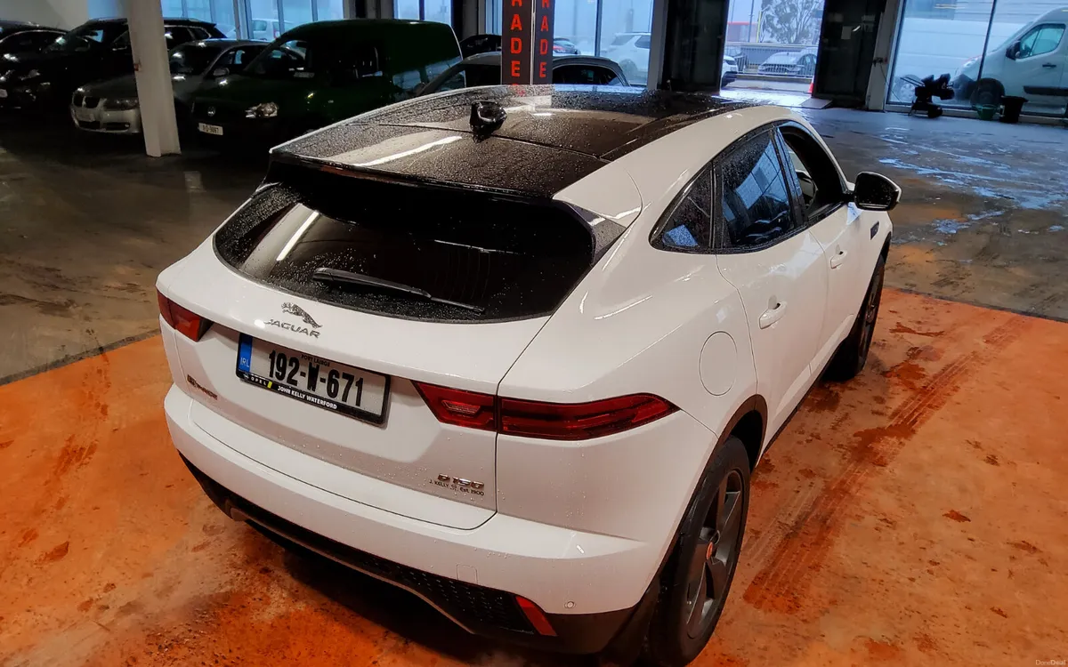 Jaguar E-Pace 2019 - Image 4