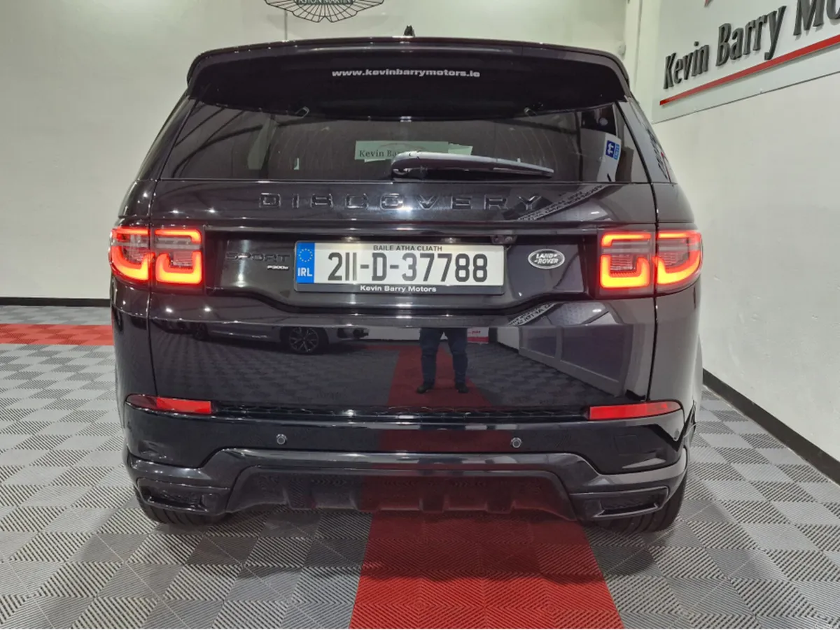 Land Rover Discovery Sport P300E R-DYNAMIC HSE (PA - Image 4
