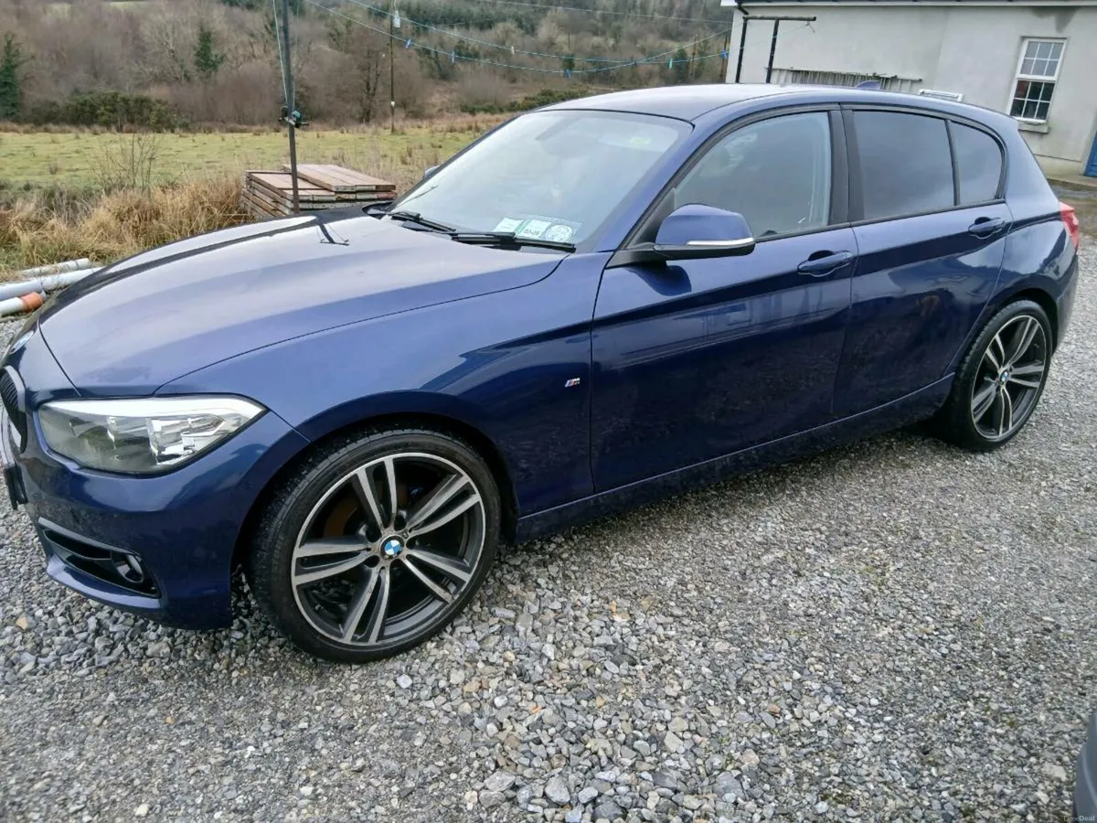 BMW  1 SERIES - Image 4