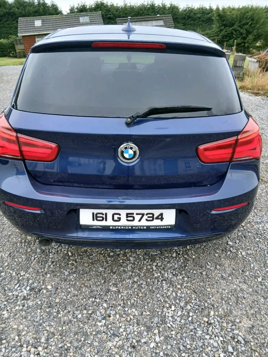 BMW  1 SERIES - Image 3