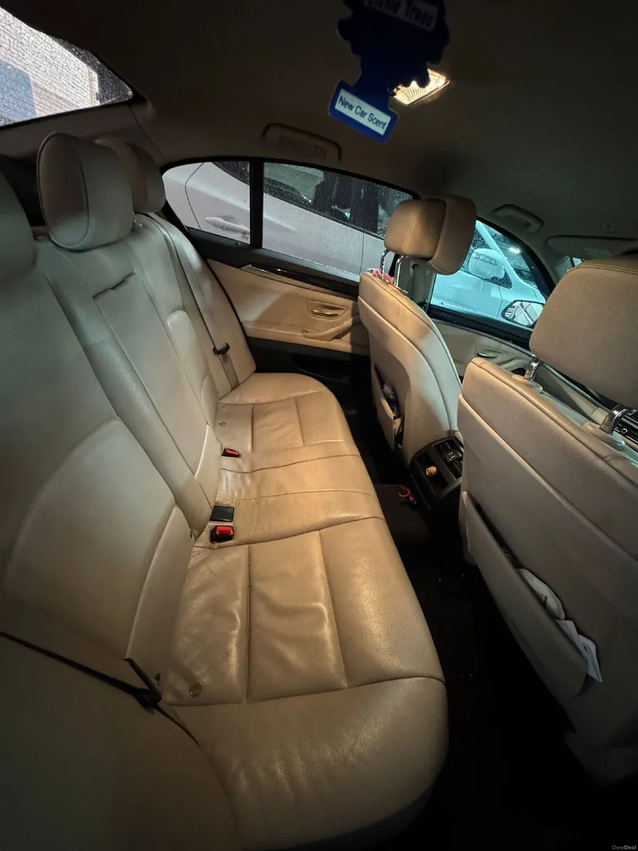 BMW 5-Series 2012 - Image 2