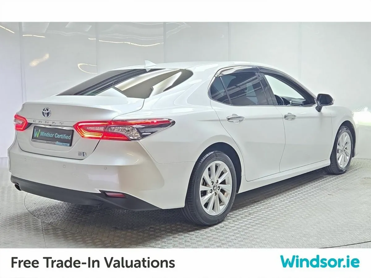 Toyota Camry 2.5 EXECUTIVE HYBRID AUTO - Image 3