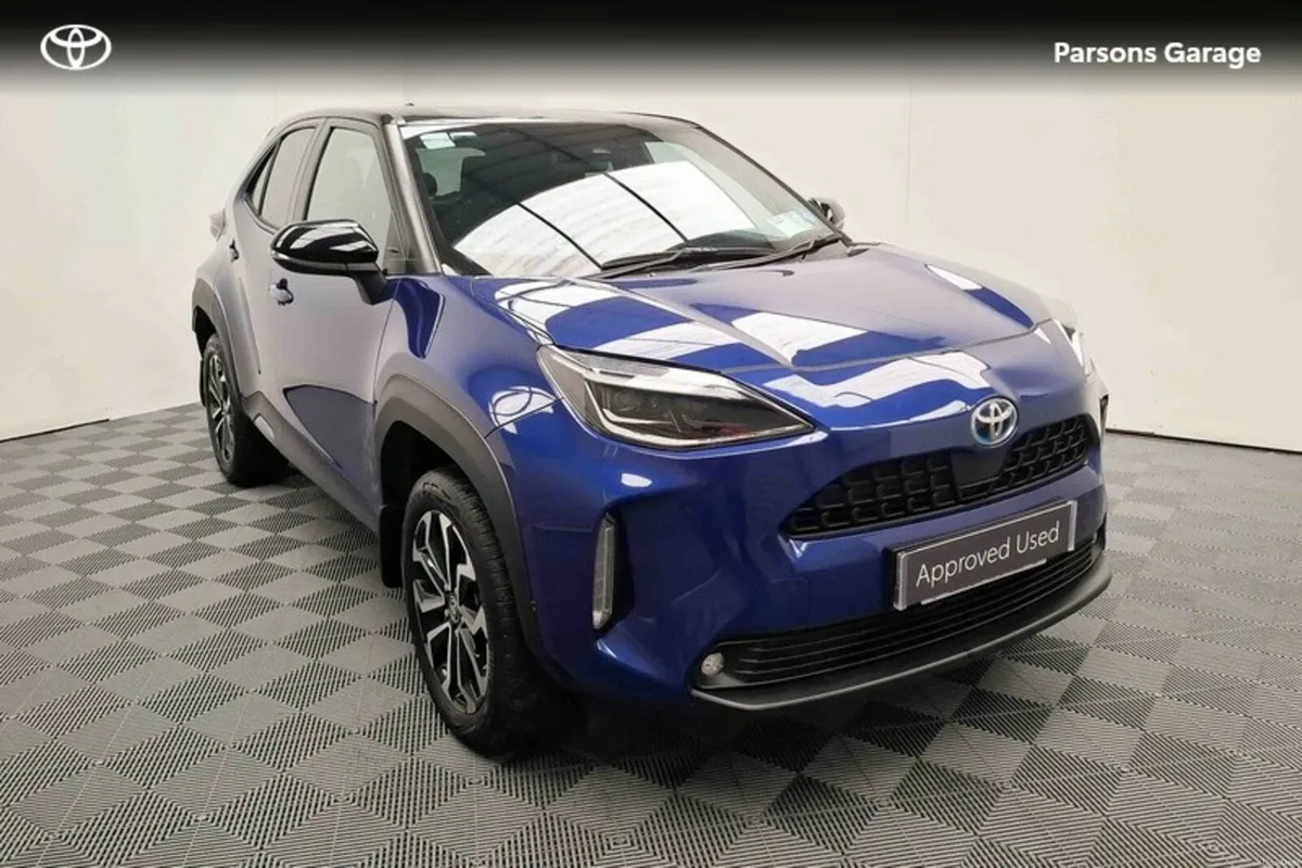 Toyota Yaris Cross CROSS LUNA SPORT 4DR AUTO - Image 1