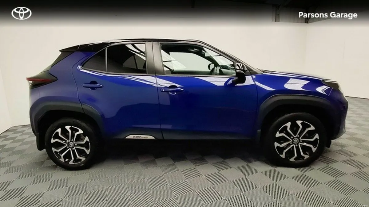 Toyota Yaris Cross CROSS LUNA SPORT 4DR AUTO - Image 3