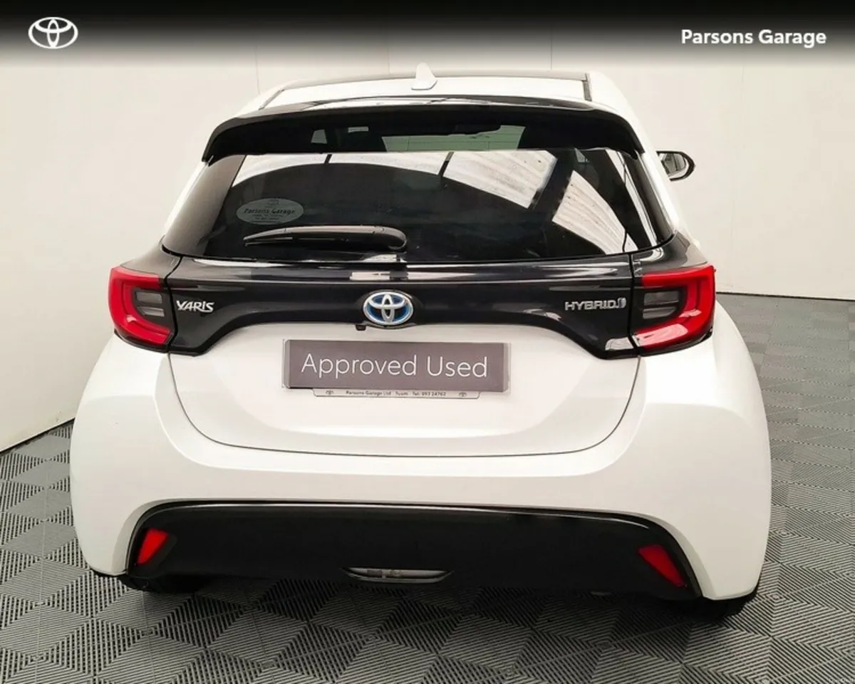 Toyota Yaris 1.5 PLATINUM 4DR AUTO - Image 4