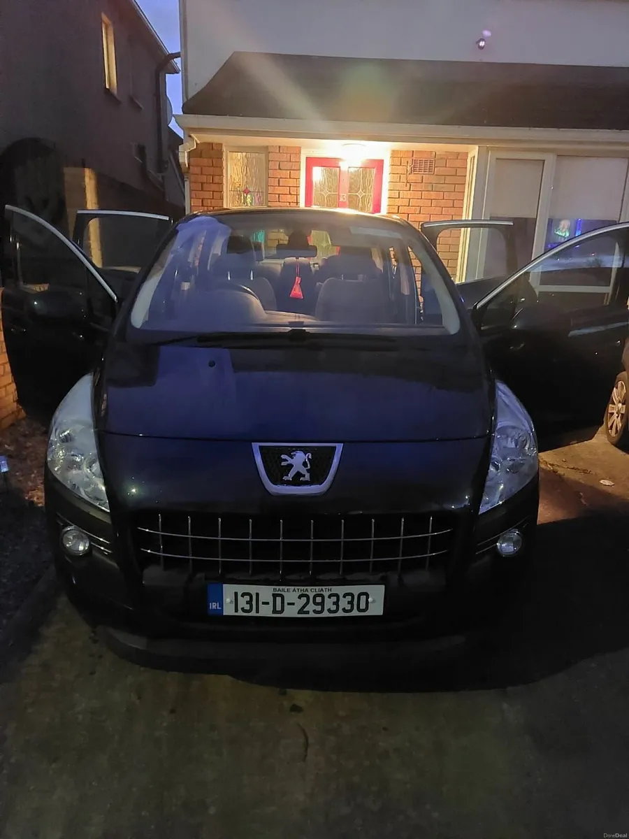 Peugeot 3008 2013 *Automatic * - Image 2