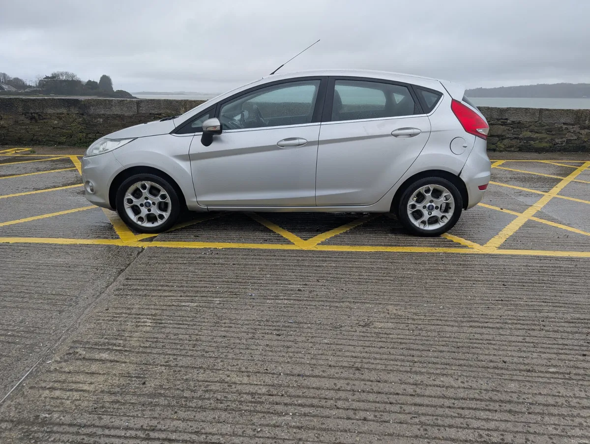 Ford Fiesta 1.4 Tdci  2012 - Image 4