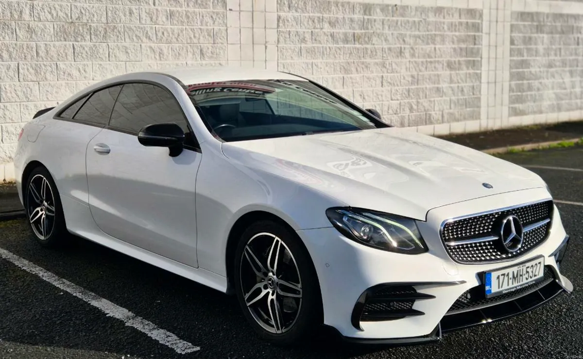 17 Mercedes-Benz E220 Amg Coupe - Image 2