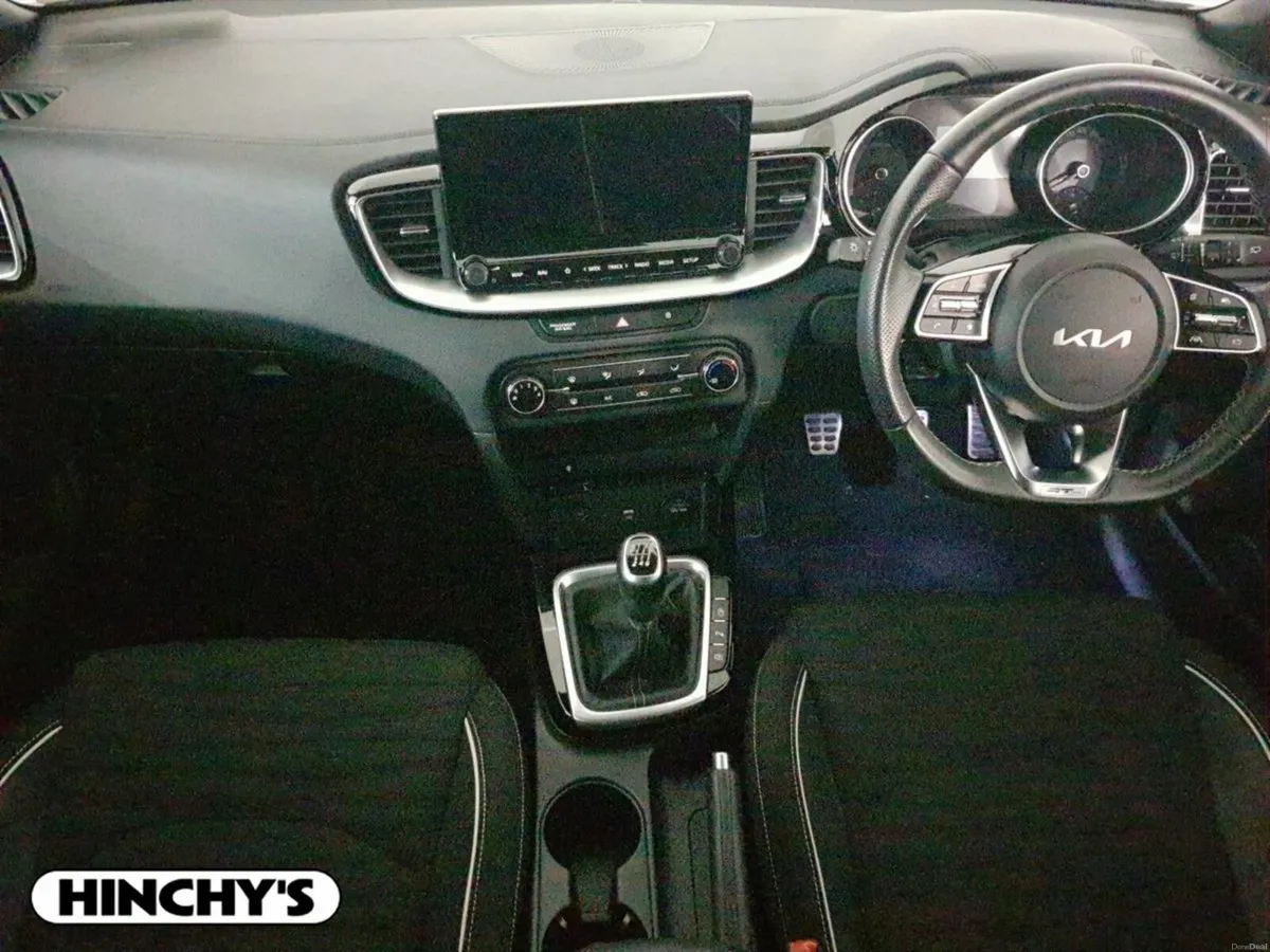 Ford Kuga 2.5 Duratec 225PS PHEV Titanium Auto - Image 2