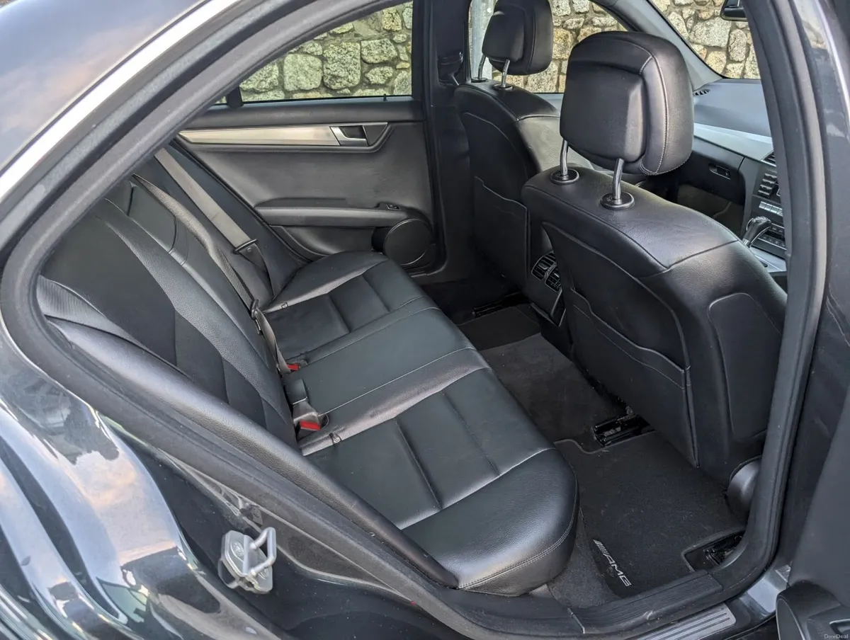 Mercedes-Benz C-Class AMG LIne C220 - Image 4