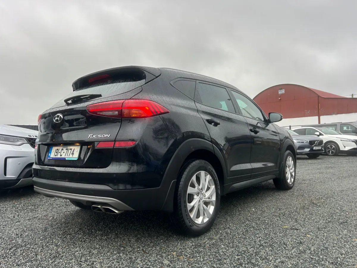 19 Hyundai Tucson 1.6 EXECUTIVE low kms - Image 4